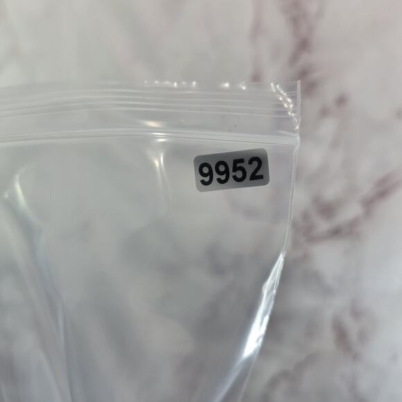 Foxcroft Shirt Womens 10 P Black White Button Up Wrinkle Free Non Iron Popover - Picture 14 of 14